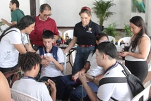 Estudiantes de Cali pajarearon en el Orquideorama durante la Colombia Birdfair