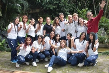 Estudiantes de Cali pajarearon en el Orquideorama durante la Colombia Birdfair