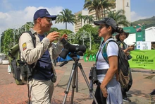 Con ‘pajareo’ por el río Cali, iniciaron las actividades de la Colombia BirdFair 2026