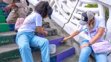 En San Valentín, Cali renovó su cariño al Puente del Arco, con una jornada de amor por lo público