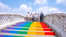 En San Valentín, Cali renovó su cariño al Puente del Arco, con una jornada de amor por lo público