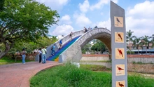 En San Valentín, Cali renovó su cariño al Puente del Arco, con una jornada de amor por lo público