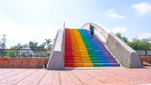 En San Valentín, Cali renovó su cariño al Puente del Arco, con una jornada de amor por lo público