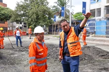 Con maquinaria en obra, la Alcaldía recupera la calle 4B en el sur de Cali