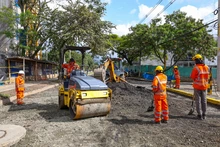 Con maquinaria en obra, la Alcaldía recupera la calle 4B en el sur de Cali