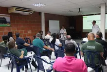 Dagma fortalece la vigilancia ambiental: capacitación normativa a los Centros de Diagnóstico Automotor