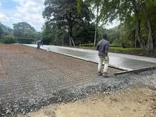 Cancha múltiple del barrio Belisario Caicedo avanza en un 40%: su entrega se proyecta para el mes de marzo