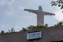 Alcaldía de Cali impulsa la economía formal en Cristo Rey con la entrega de 11 nuevos módulos a comerciantes tradicionales de este sector