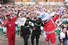 Cali recibe el Camión de Sonrisas de Colgate para fortalecer la salud bucal en instituciones educativas oficiales
