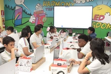 ¡Good News! La Institución Educativa Siete de Agosto fortalece la enseñanza del inglés con una moderna sala de bilingüismo