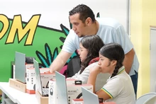 ¡Good News! La Institución Educativa Siete de Agosto fortalece la enseñanza del inglés con una moderna sala de bilingüismo