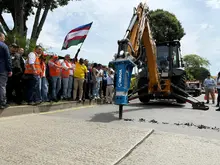 La nueva maquinaria es patrimonio público y fortalecerá la recuperación vial de Cali