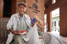“Me salvaron la vida”: gestor cultural de Cali de 84 años, aseguró su tranquilidad gracias al programa BEPS de la Alcaldía