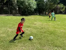 Niños y jóvenes de la Comuna 5 se alistan para la ‘Copa Cali es Mundial’ desde el programa ‘Deporvida’