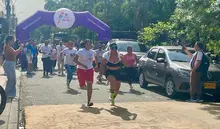 Cientos de estudiantes recorrieron el barrio Villa Colombia en la ‘III Carrera de la Mujer Villacolombiana’
