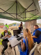 Jornada interinstitucional acerca servicios del Sisbén a los ‘chaneros’ en la Estación de Transferencia de la carrera 50