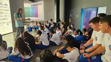 Estudiantes de Cali recorren la exposición ‘Hay futuro, si hay verdad’: memoria histórica sobre el conflicto armado