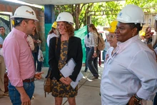 Gestión internacional del alcalde Alejandro Eder concreta recursos de cooperación para vivienda y empleo de mujeres en Cali