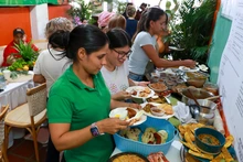 ‘Voces de la Plaza Alameda’: homenaje a las mujeres que le dan vida y sabor a Cali