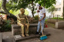El Parque de los Poetas se puso ‘1A’ para recibir turistas, gracias a jornada de embellecimiento de la Alcaldía de Cali y la Policía