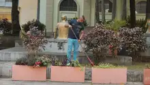 El Parque de los Poetas se puso ‘1A’ para recibir turistas, gracias a jornada de embellecimiento de la Alcaldía de Cali y la Policía