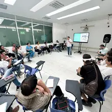¡Transparencia en acción! Escuela ‘Pa’ que Veás’ llega a la Comuna 13 y sigue creciendo