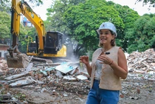 “Esta obra le cambiará la vida a nuestros niños”: con demolición inicia recuperación total de la IE Santa Cecilia - República de Francia