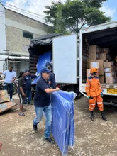 Afectados por incendio en Los Lagos reciben ayudas humanitarias inmediatas de la Alcaldía de Cali