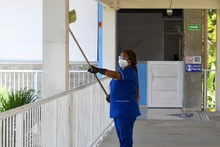 Gobierno de Alejandro Eder transforma contratación pública en trabajo digno para 80 mujeres cabeza de hogar