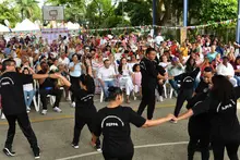 Madres cuidadoras de la Comuna 6 celebran con alegría el noveno Cuidarte