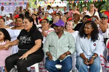 Madres cuidadoras de la Comuna 6 celebran con alegría el noveno Cuidarte