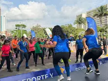 Más de 200 personas se activaron con una caminata que inició en La Ermita, llegó hasta el zoológico y terminó en el Bulevar del Río 