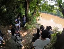 El jarillón del río Cauca se convirtió en un aula abierta para estudiantes de Planeación Territorial de la Universidad de San Buenaventura