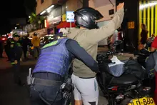 Operativos nocturnos en Cali: alcalde Eder lideró controles de la Fuerza Pública tras atentado en el Batallón Pichincha