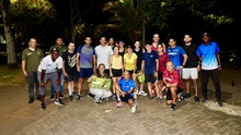 Cali entrena de noche y sueña en grande: corredores afinan motores para la Maratón