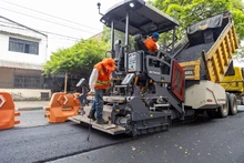 Nueva maquinaria amarilla de Cali alcanza 96,3% de avance y ya fortalece la recuperación vial