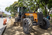Nueva maquinaria amarilla de Cali alcanza 96,3% de avance y ya fortalece la recuperación vial