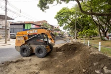 Nueva maquinaria amarilla de Cali alcanza 96,3% de avance y ya fortalece la recuperación vial
