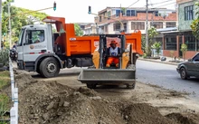 Nueva maquinaria amarilla de Cali alcanza 96,3% de avance y ya fortalece la recuperación vial