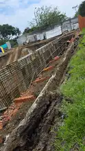 Alcaldía inspecciona e inicia investigación por colapso de muro en obras de sede educativa