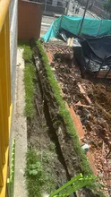 Alcaldía inspecciona e inicia investigación por colapso de muro en obras de sede educativa