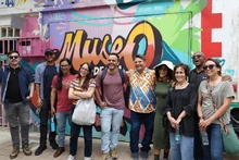 El barrio Obrero fue un tapete un musas: particiapntes del poetas del Festival Internacional se abrazaron con la historia y la tradición de Cali
