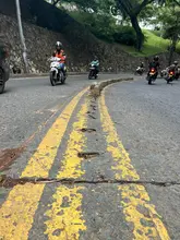 Se refuerza la seguridad vial con reposición de segregadores en puntos críticos de Cali