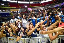 Alcalde Alejandro Eder presentó La Movida E y los cupos de formación virtual de Mi Cali Beca ante más de 10.000 jóvenes en el Biz Fest