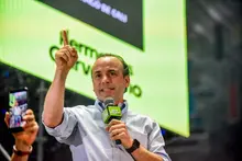 Alcalde Alejandro Eder presentó La Movida E y los cupos de formación virtual de Mi Cali Beca ante más de 10.000 jóvenes en el Biz Fest
