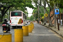 Nueva capa asfáltica y trabajos 24/7: así avanza la recuperación de la calle 5 en el sector de Meléndez