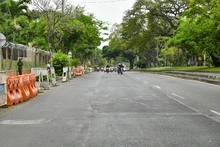 Nueva capa asfáltica y trabajos 24/7: así avanza la recuperación de la calle 5 en el sector de Meléndez