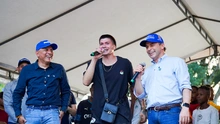 Alcaldía generó una gran felicidad en la comunidad de Manuela Beltrán con la entrega de su cancha múltiple