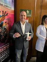 Clínica Imbanaco entrega reconocimiento a Secretaría Movilidad Cali, por apoyo en traslado de órganos.