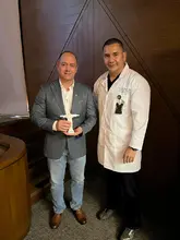 Clínica Imbanaco entrega reconocimiento a Secretaría Movilidad Cali, por apoyo en traslado de órganos.